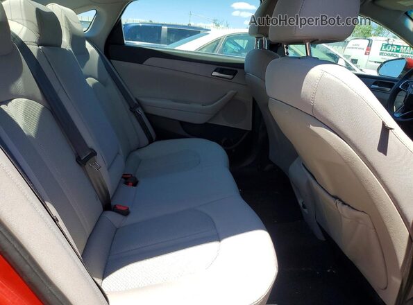 5NPE24AF9JH652677 2018 HYUNDAI SONATA Red უკანა სავარძლების ხედი