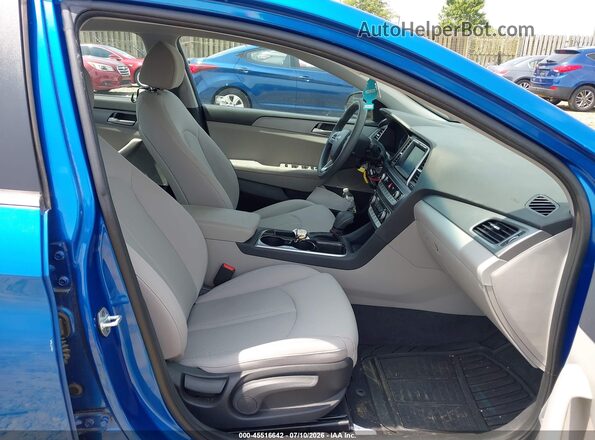 5NPE24AF9JH654963 2018 HYUNDAI SONATA Blue Вид салону спереду