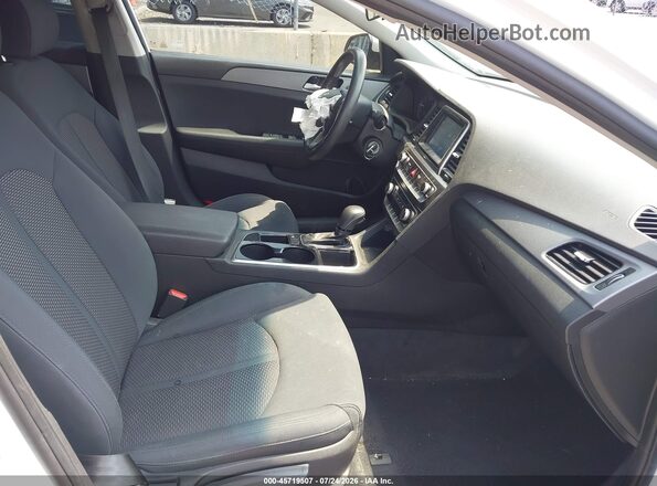 5NPE24AF9JH669706 2018 HYUNDAI SONATA White Vista interior delantera