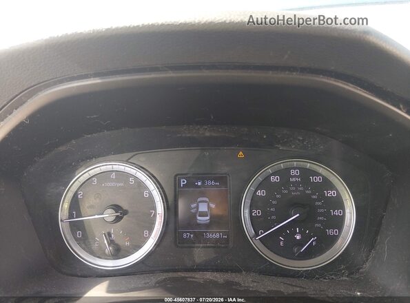 5NPE24AF9JH686831 2018 HYUNDAI SONATA Blue Vista de los asientos traseros