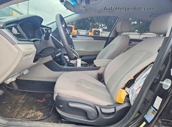 5NPE24AF9KH790477 2019 HYUNDAI SONATA Black Вид салону спереду