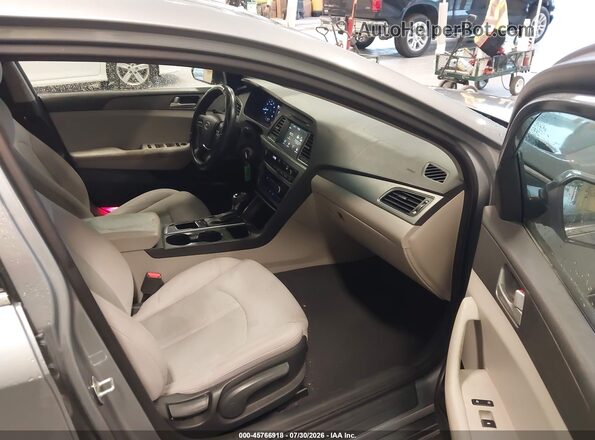 5NPE24AFXGH352431 2016 HYUNDAI SONATA Серый Вид салона спереди