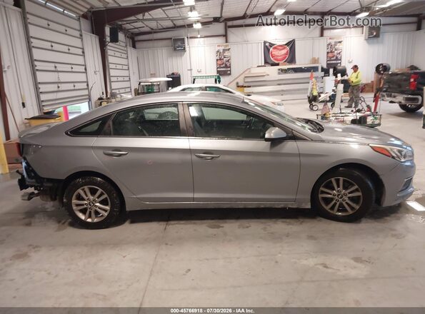 5NPE24AFXGH352431 2016 HYUNDAI SONATA Серый Вид задней части салона