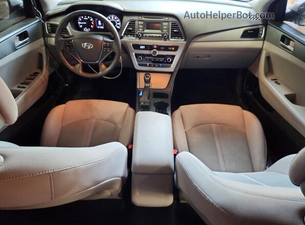 5NPE24AFXHH491718 2017 HYUNDAI SONATA White Widok deski rozdzielczej