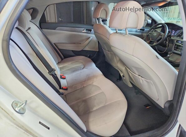 5NPE24AFXHH491718 2017 HYUNDAI SONATA White Widok tylnych siedzeń