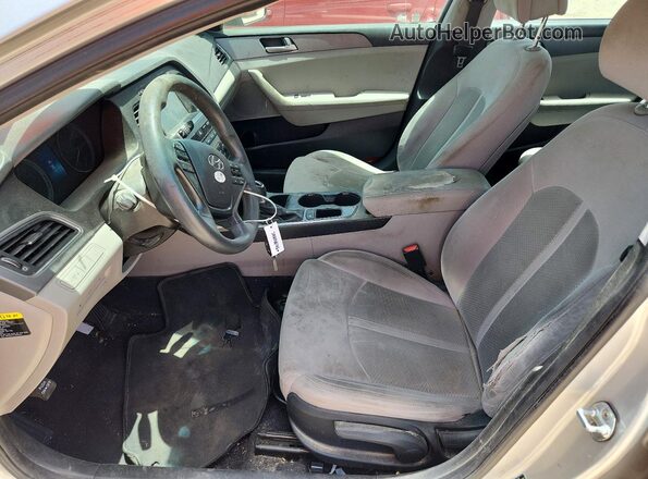 5NPE24AFXHH590264 2017 HYUNDAI SONATA Silver Вид салону спереду