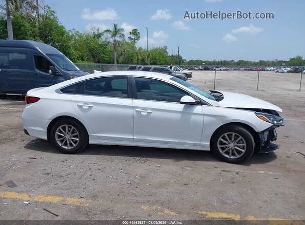 5NPE24AFXJH604492 2018 HYUNDAI SONATA White Widok wnętrza z tyłu