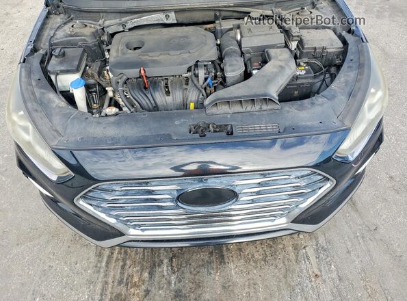 5NPE24AFXJH711994 2018 HYUNDAI SONATA Black Սալոնի հետևի տեսք