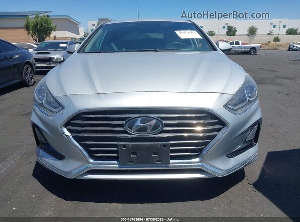 5NPE24AFXKH762932 2019 HYUNDAI SONATA Silver Rear interior view