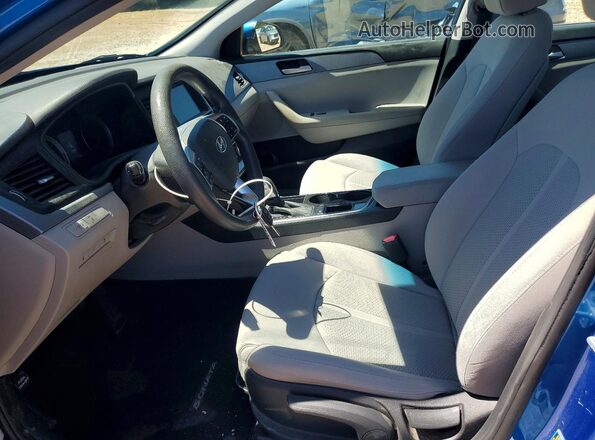 5NPE24AFXKH770447 2019 HYUNDAI SONATA Blue Вид салону спереду