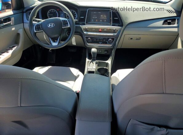 5NPE24AFXKH770447 2019 HYUNDAI SONATA Blue Вид панелі приладів