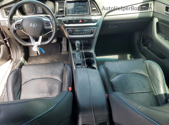 5NPE34AB4JH668859 2018 HYUNDAI SONATA Gray Dashboard view