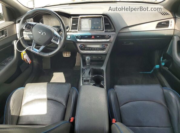 5NPE34AB4JH672958 2018 HYUNDAI SONATA White Widok deski rozdzielczej