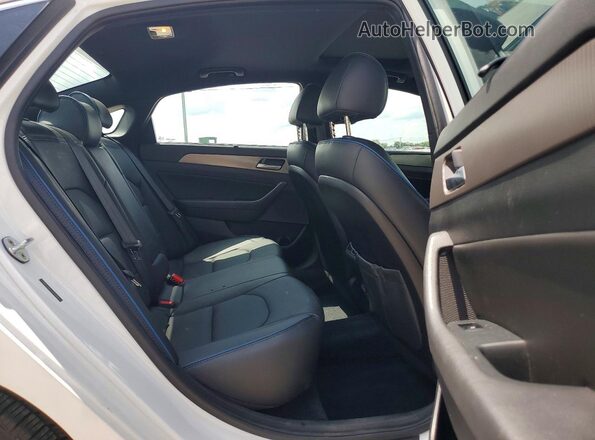 5NPE34AB4JH672958 2018 HYUNDAI SONATA White Widok tylnych siedzeń