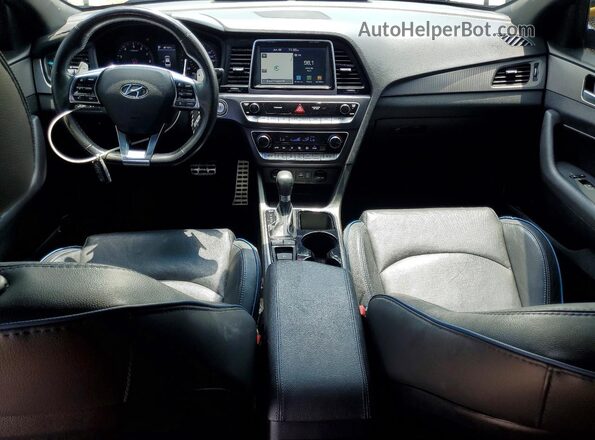 5NPE34AB6JH667809 2018 HYUNDAI SONATA Серый Вид панели приборов