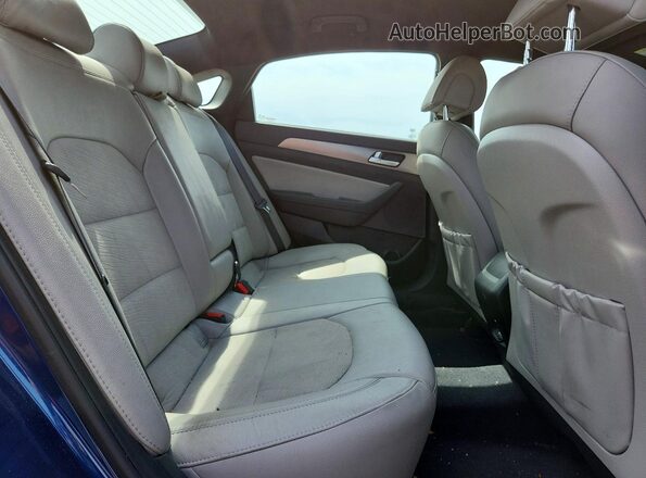 5NPE34AB7HH536902 2017 HYUNDAI SONATA Blue Widok tylnych siedzeń