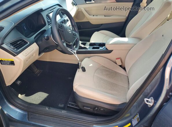 5NPE34AF0HH505543 2017 HYUNDAI SONATA Blue Front interior view