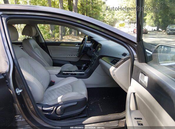 5NPE34AF0HH510838 2017 HYUNDAI SONATA Brown Вид салону спереду