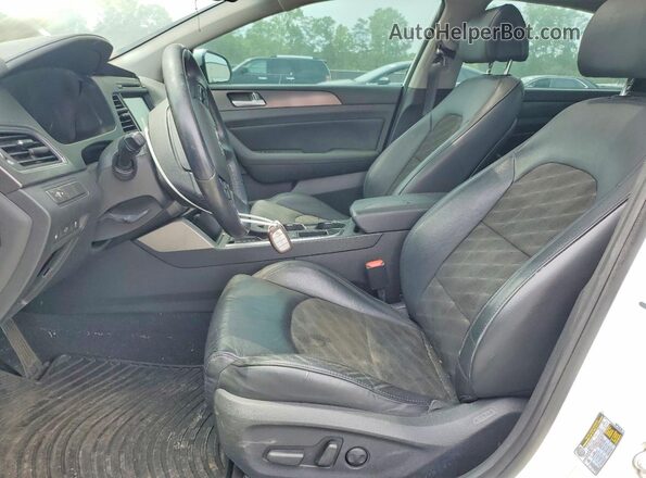 5NPE34AF0HH578945 2017 HYUNDAI SONATA White Front interior view