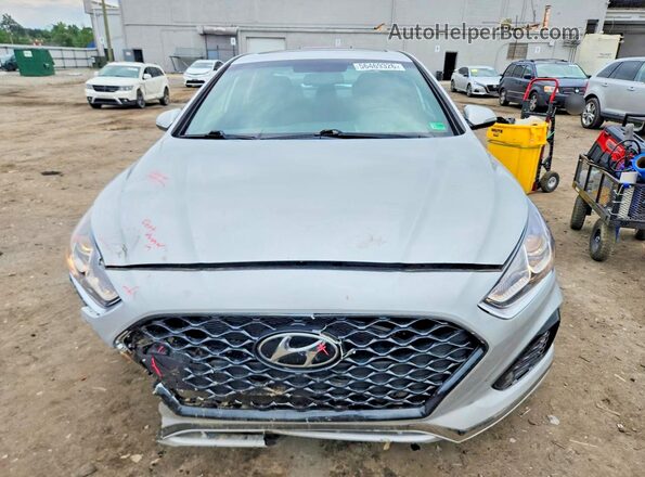 5NPE34AF0KH807549 2019 HYUNDAI SONATA Silver Widok z przodu