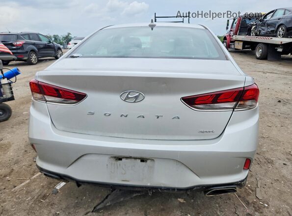 5NPE34AF0KH807549 2019 HYUNDAI SONATA Silver Widok z tyłu