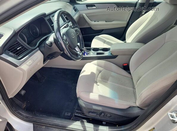 5NPE34AF1JH630654 2018 HYUNDAI SONATA Silver Вид салону спереду
