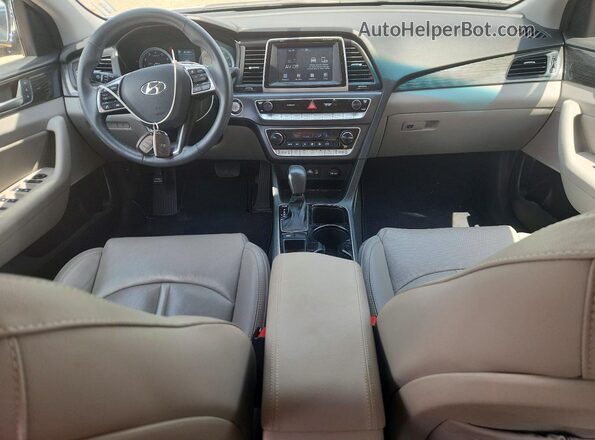5NPE34AF1JH668207 2018 HYUNDAI SONATA White Vista del salpicadero