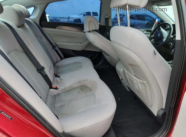 5NPE34AF2GH277432 2016 HYUNDAI SONATA Red Rear seats view