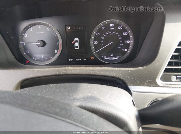 5NPE34AF2GH302748 2016 HYUNDAI SONATA Red Vista de los asientos traseros