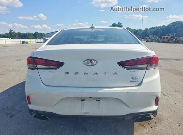 5NPE34AF2JH603043 2018 HYUNDAI SONATA White Հետևի տեսք