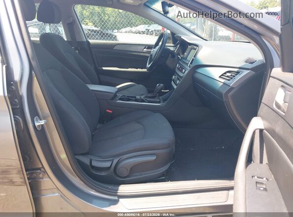 5NPE34AF2JH628301 2018 HYUNDAI SONATA Gray Вид салону спереду