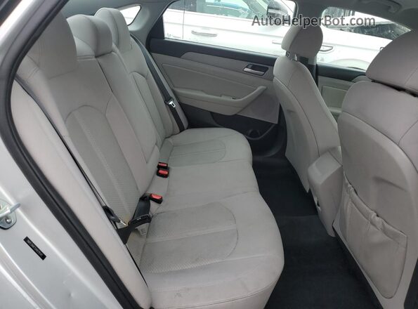 5NPE34AF2JH629545 2018 HYUNDAI SONATA Silver Widok tylnych siedzeń