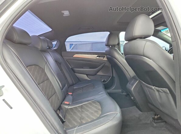5NPE34AF2JH633529 2018 HYUNDAI SONATA White Widok tylnych siedzeń