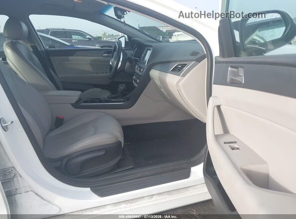5NPE34AF2JH637743 2018 HYUNDAI SONATA Белый Вид салона спереди