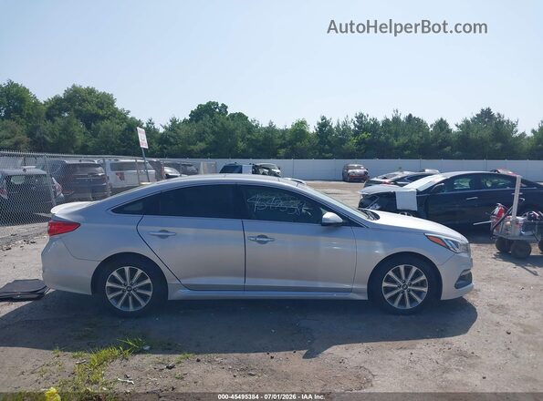 5NPE34AF3GH332163 2016 HYUNDAI SONATA Silver Rear interior view