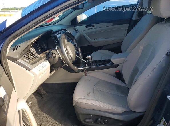 5NPE34AF3KH789256 2019 HYUNDAI SONATA Синий Вид салона спереди