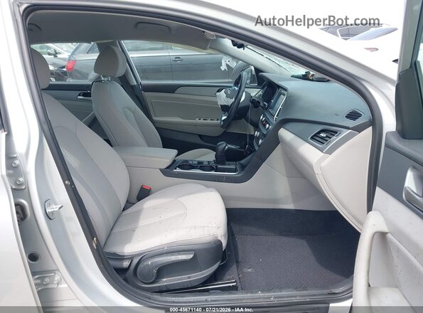 5NPE34AF3KH805861 2019 HYUNDAI SONATA Silver Вид салону спереду