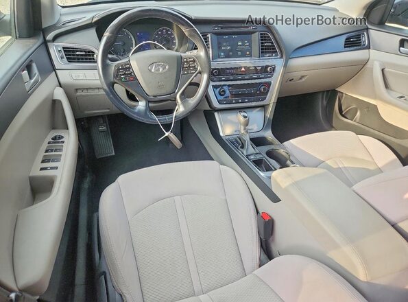 5NPE34AF4HH472661 2017 HYUNDAI SONATA Brown Widok deski rozdzielczej
