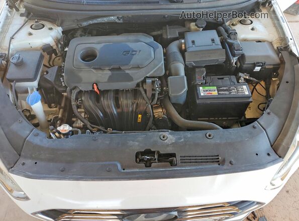 5NPE34AF4JH597472 2018 HYUNDAI SONATA White Widok wnętrza z tyłu
