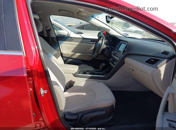 5NPE34AF4JH618434 2018 HYUNDAI SONATA Красный Вид салона спереди