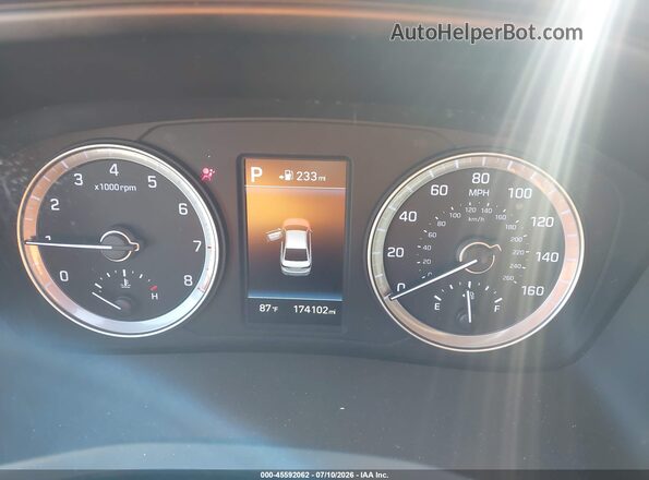 5NPE34AF4JH618434 2018 HYUNDAI SONATA Красный Вид задних сидений