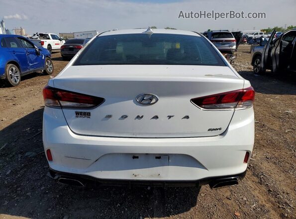 5NPE34AF4JH646864 2018 HYUNDAI SONATA White Вид ззаду