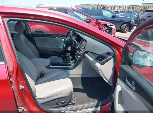 5NPE34AF4JH656567 2018 HYUNDAI SONATA Red Вид салону спереду