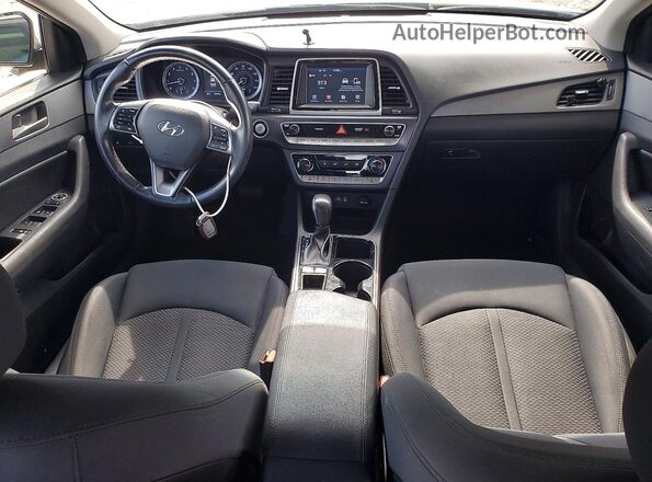 5NPE34AF4JH673255 2018 HYUNDAI SONATA Белый Вид панели приборов
