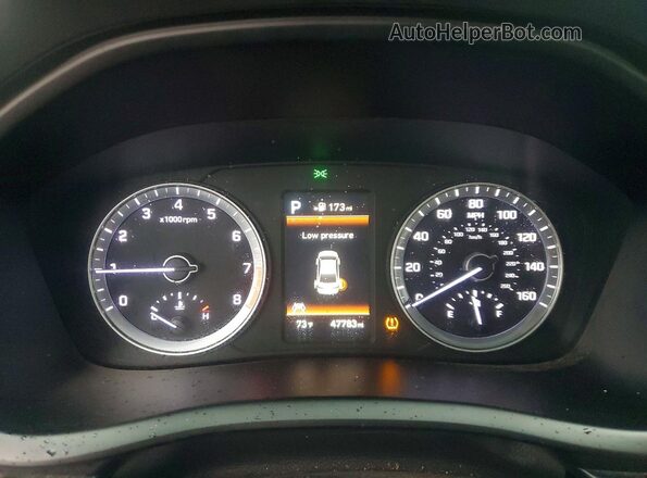 5NPE34AF4KH746724 2019 HYUNDAI SONATA White Սարքավորումների վահանակի տեսք