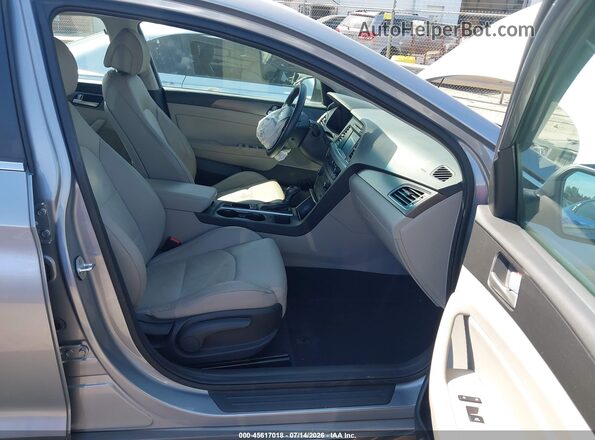 5NPE34AF5GH263797 2016 HYUNDAI SONATA Silver Вид салону спереду
