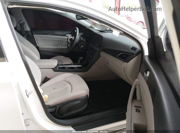 5NPE34AF5GH342452 2016 HYUNDAI SONATA White Front interior view
