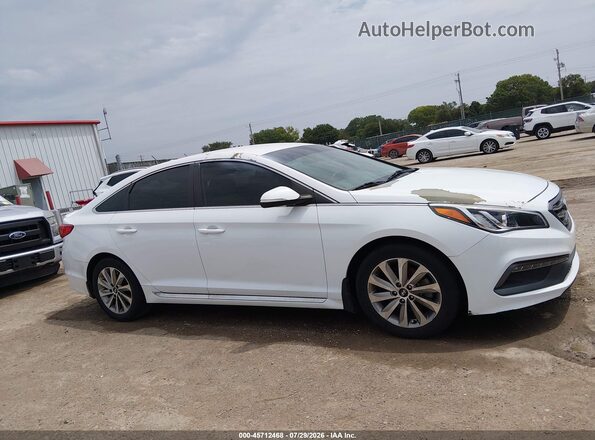 5NPE34AF5HH445601 2017 HYUNDAI SONATA White Вид задньої частини салону