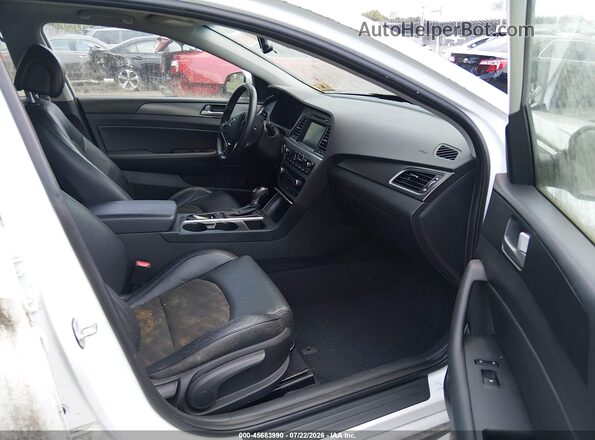 5NPE34AF5HH479358 2017 HYUNDAI SONATA White წინა სალონის ხედი