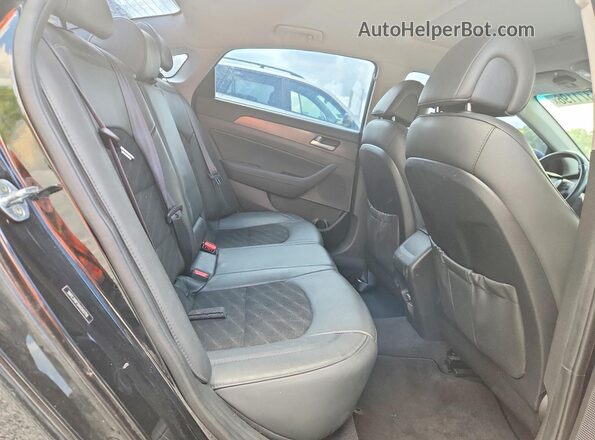 5NPE34AF5HH593716 2017 HYUNDAI SONATA Black Widok tylnych siedzeń